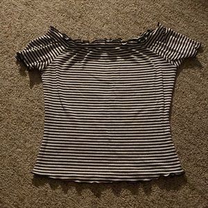 Black and White Crop Small